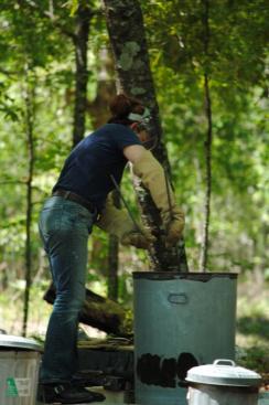 Kelly Landrum making Raku