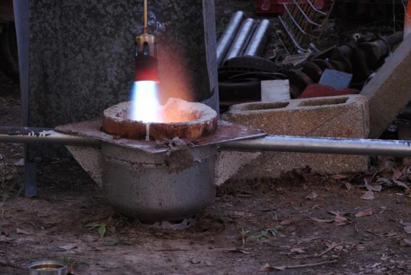 ladle for iron pour pre-heat